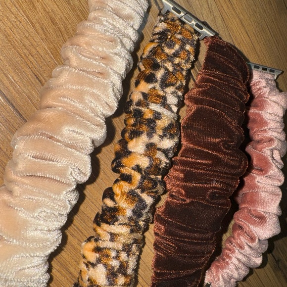Apple Watch band scrunchies - Picture 4 of 5